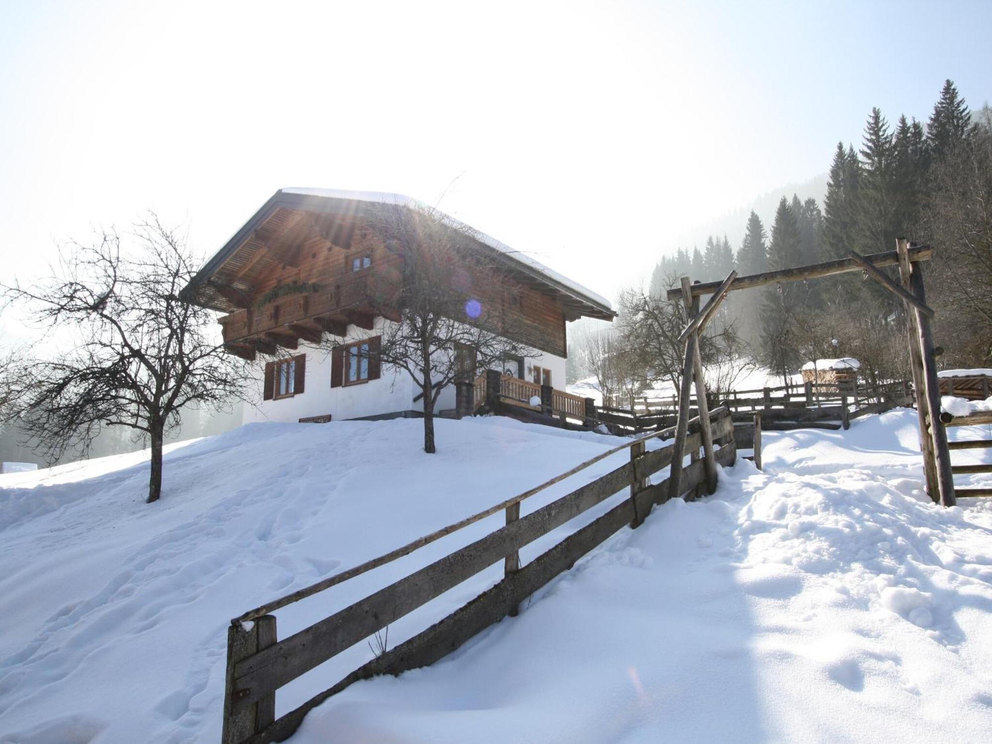Charming Holiday Home In H Ttau With Barbecue Hüttau Екстериор снимка